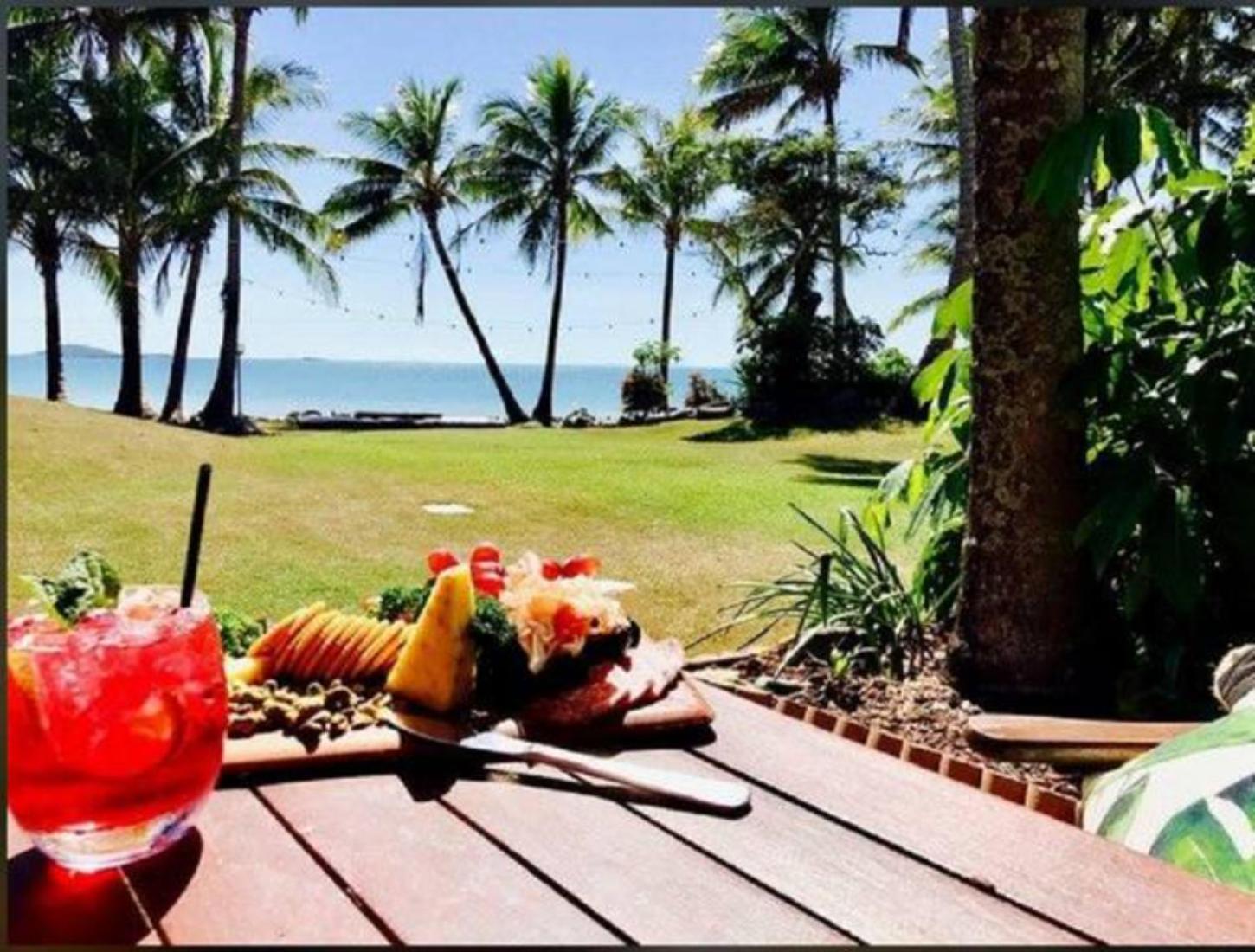 Dolphin Heads - Resort Unit - Absolute Beachfront! - Whitsunday Getaway! Маккай Екстер'єр фото