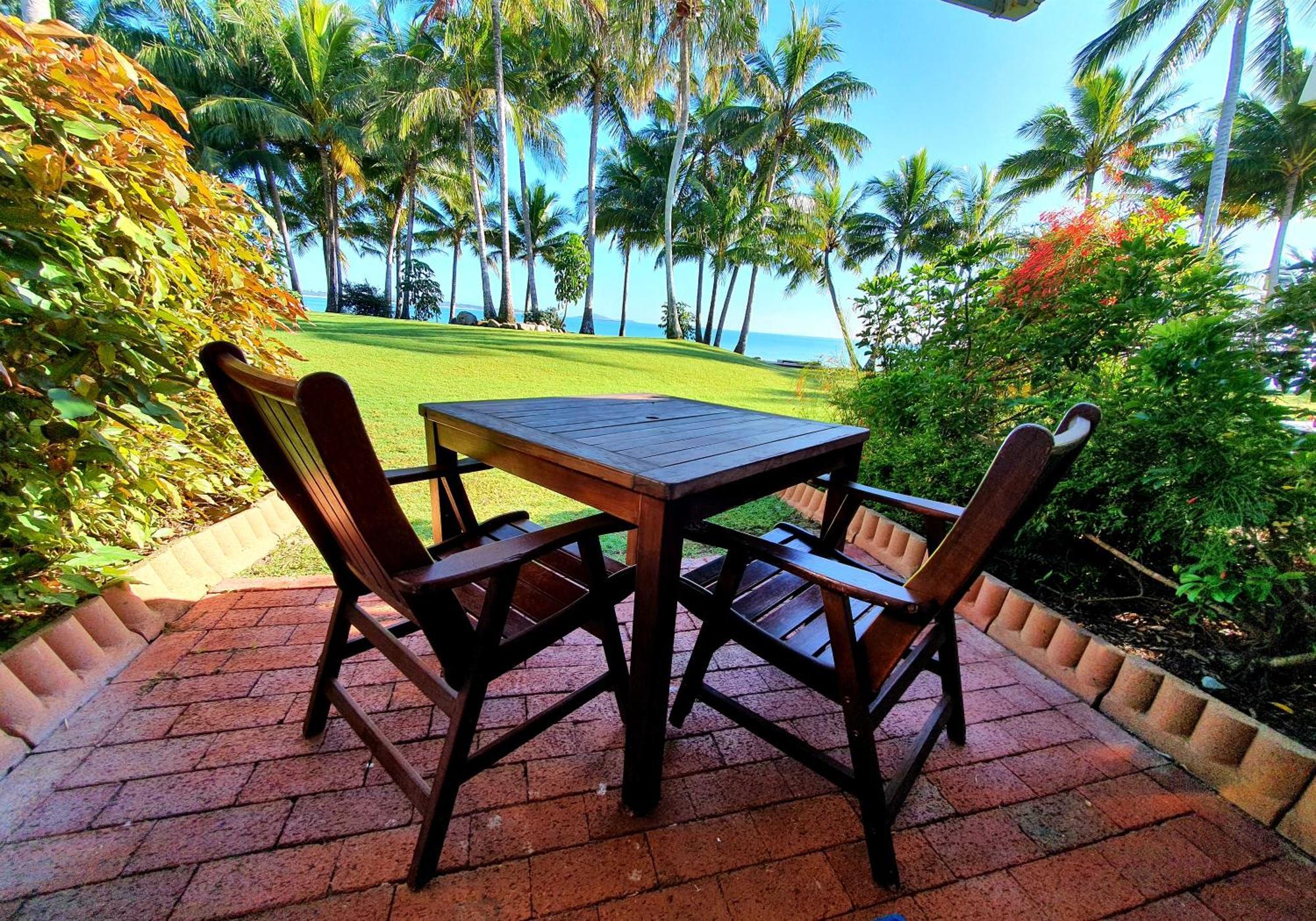 Dolphin Heads - Resort Unit - Absolute Beachfront! - Whitsunday Getaway! Маккай Екстер'єр фото