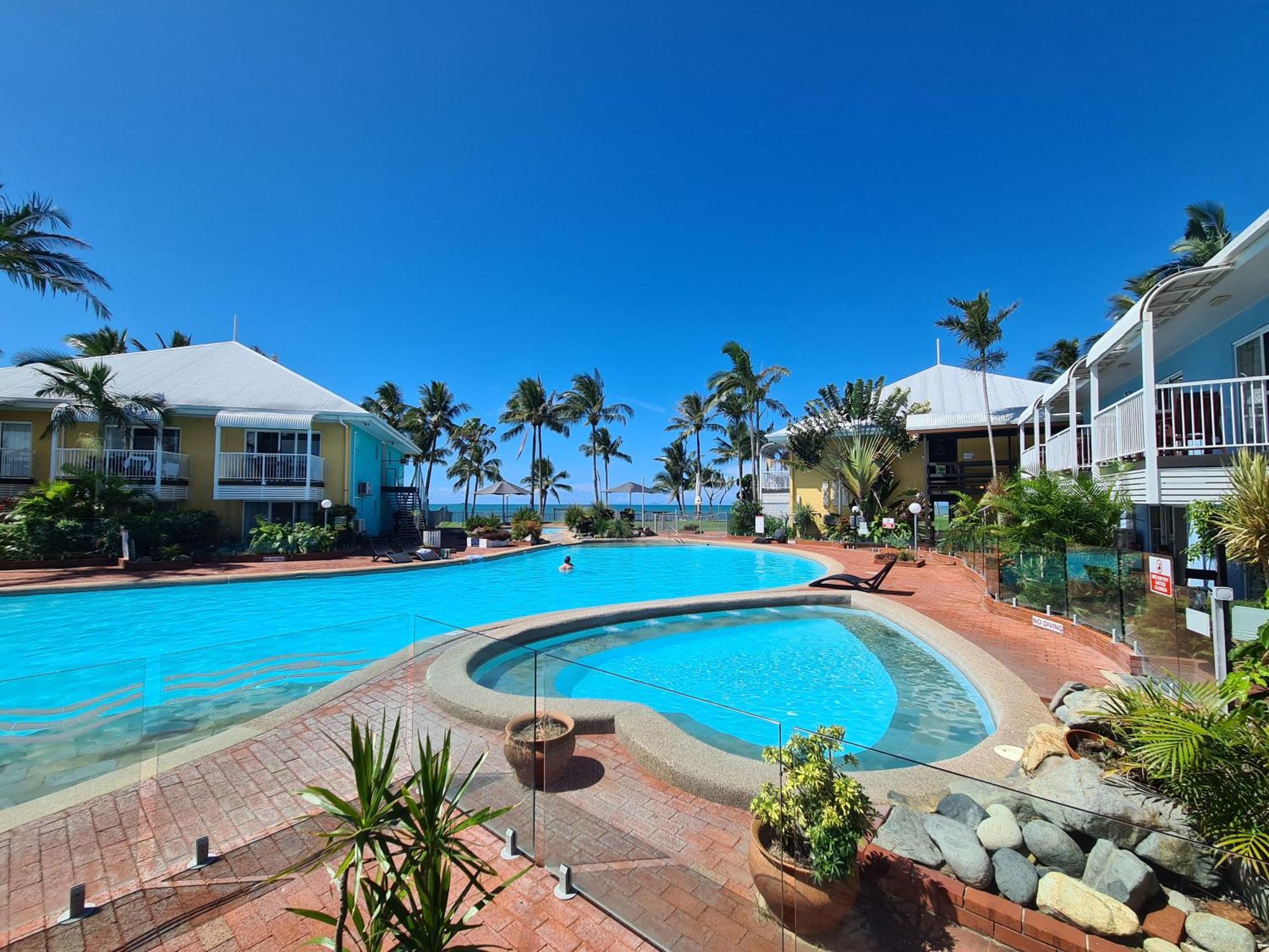 Dolphin Heads - Resort Unit - Absolute Beachfront! - Whitsunday Getaway! Маккай Екстер'єр фото