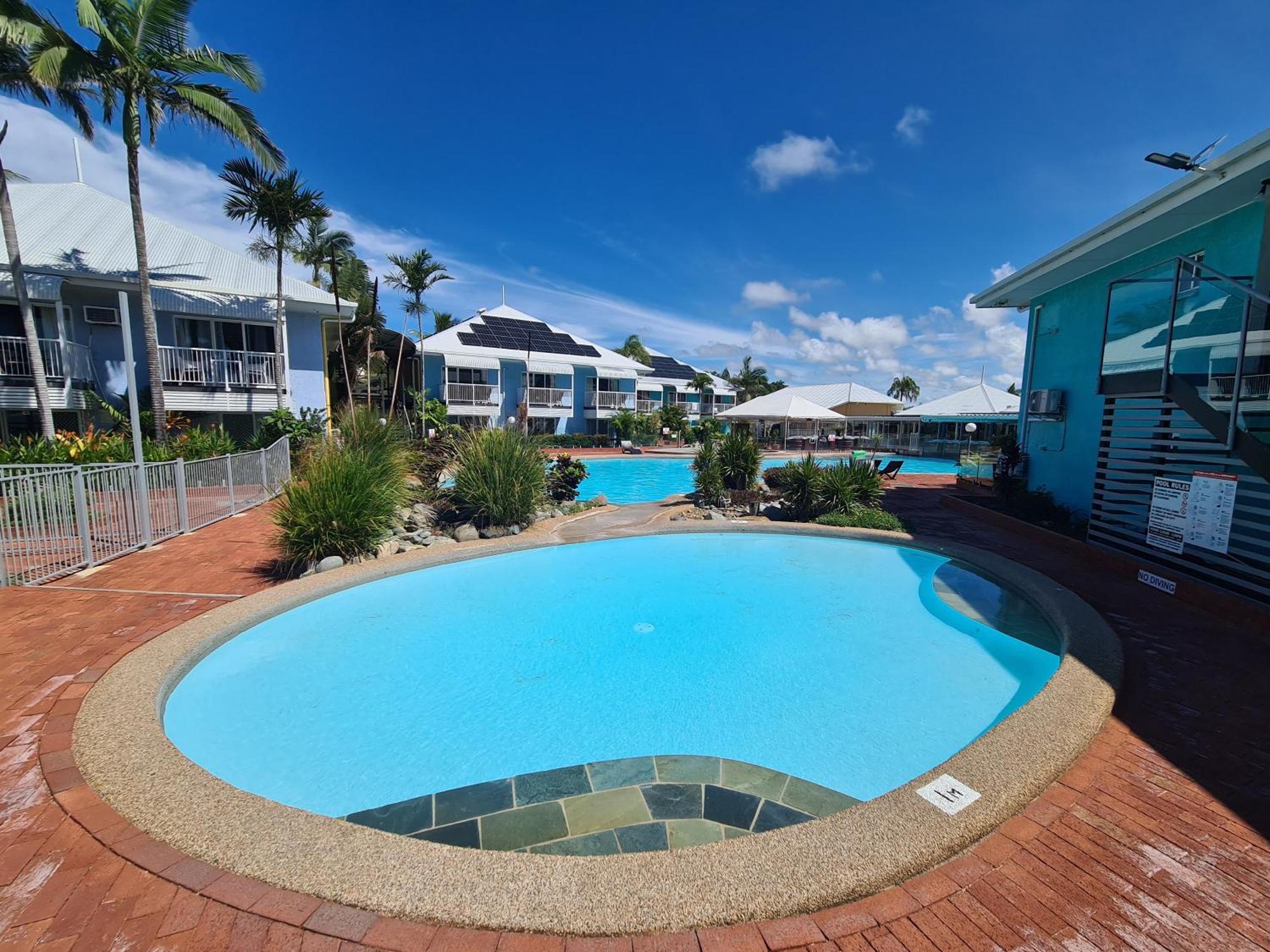 Dolphin Heads - Resort Unit - Absolute Beachfront! - Whitsunday Getaway! Маккай Екстер'єр фото